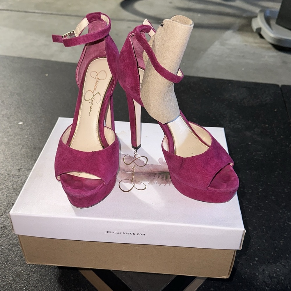 Jessica Simpson Beeya Hi Heel